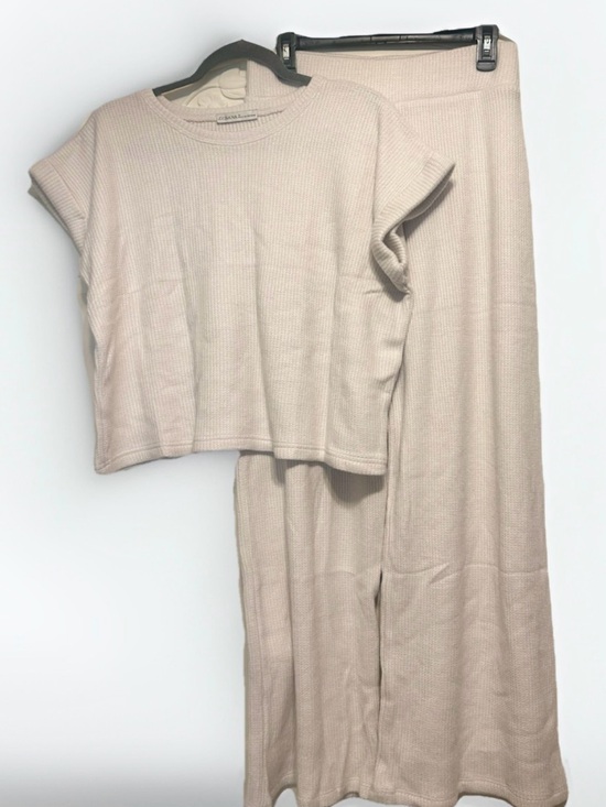 Zenana Outfitters Other - NWOT Zenana Outfitters Neutral Waffle-Knit Two-Piece Set in Light Beige